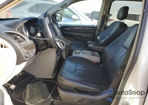 2013 Chrysler Town & Country Touring z USA, uszkodzony, nr VIN 2C4RC1BG1DR713273